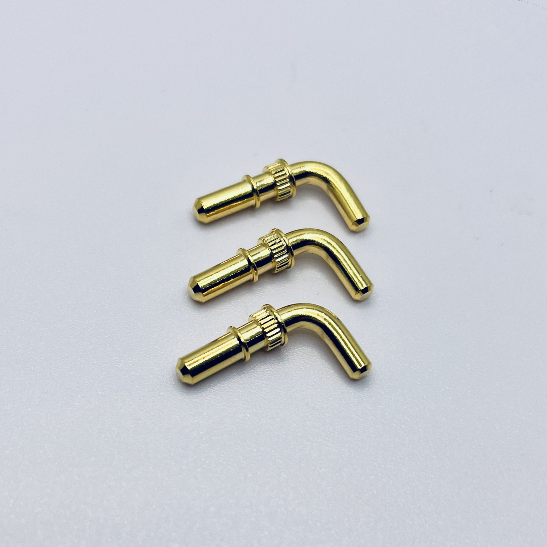 航空宇宙信号コネクタ コンタクト 3.6x5mm 直角ピン